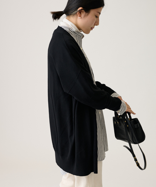 journal standard L'essage（ジャーナルスタンダードレサージュ）の「cash feel wool Vネックカーディガン（カーディガン/ボレロ・レディース・ブラック/ブラウン/レッド・FREE）」の11枚目の写真