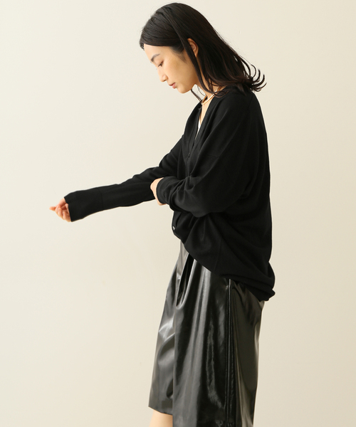journal standard L'essage（ジャーナルスタンダードレサージュ）の「cash feel wool Vネックカーディガン（カーディガン/ボレロ・レディース・ブラック/ブラウン/レッド・FREE）」の16枚目の写真