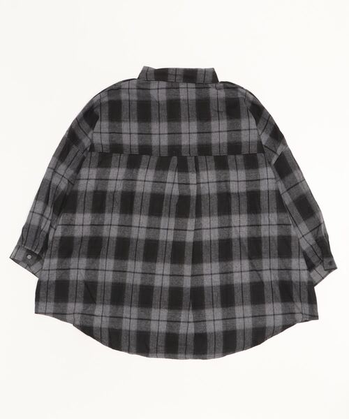 .KOM（ドットコム）の「A'GEM/9 × .kom『.kom/ドットケーオーエム』チェック柄ビッグシルエット シャツ（シャツ/ブラウス・レディース・ブラック/ブラウン・FREE）」の16枚目の写真