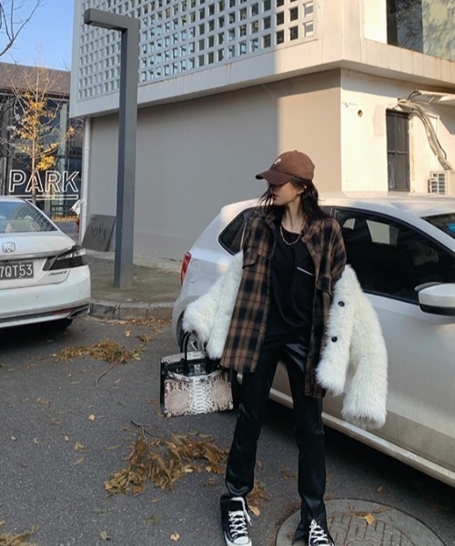 .KOM（ドットコム）の「A'GEM/9 × .kom『.kom/ドットケーオーエム』チェック柄ビッグシルエット シャツ（シャツ/ブラウス・レディース・ブラック/ブラウン・FREE）」の12枚目の写真