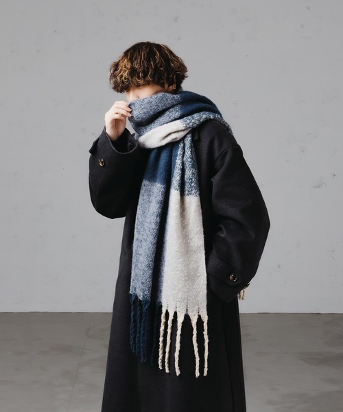 epnok（エプノック）の「アソートボリュームマフラー（マフラー・メンズ・ブラック/グレー/アイボリー/ベージュ/ブラウン/マスタード/グレイッシュブルー/ブルー/イエロー/ナチュラル/ベージュ系/アッシュグレー/ブルー系/ウッド/ブラック×グレー/ホワイト×ブルー・FREE）」の2枚目の写真