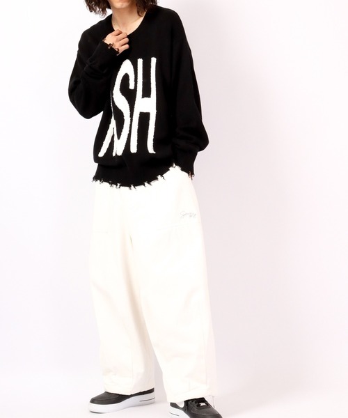 RE730（アールイーセブンサーティー）の「RE730 ビッグロゴ英字クルーネック ワイドセーター（ニット/セーター・メンズ・ブラック/オフホワイト・M/L）」の8枚目の写真