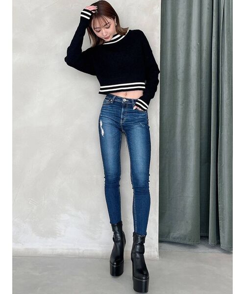 GYDA(ジェイダ)の「ミドルウエスト BOTH RIPPED スキニーデニムパンツ(デニムパンツ・レディース・インディゴブルー/ブルー・X-SMALL/SMALL/MEDIUM)」の3枚目の写真