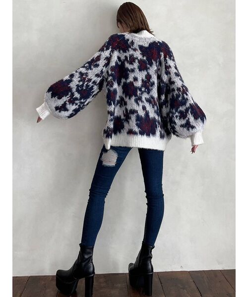 GYDA(ジェイダ)の「ミドルウエスト BOTH RIPPED スキニーデニムパンツ(デニムパンツ・レディース・インディゴブルー/ブルー・X-SMALL/SMALL/MEDIUM)」の6枚目の写真