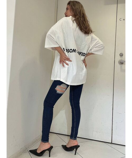 GYDA(ジェイダ)の「ミドルウエスト BOTH RIPPED スキニーデニムパンツ(デニムパンツ・レディース・インディゴブルー/ブルー・X-SMALL/SMALL/MEDIUM)」の19枚目の写真