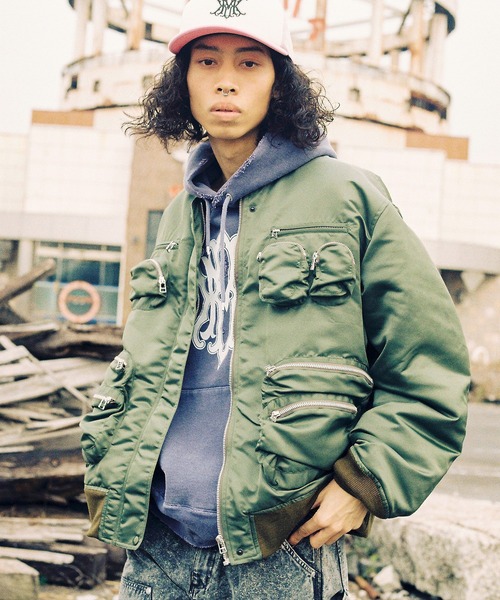 MYne（マイン）の「MYne マイン / Zip Pocket MA-1 ジップポケットMA-1ブルゾン ビッグシルエット / G09BL012（MA-1・メンズ・ブラック/カーキ・LARGE）」の2枚目の写真