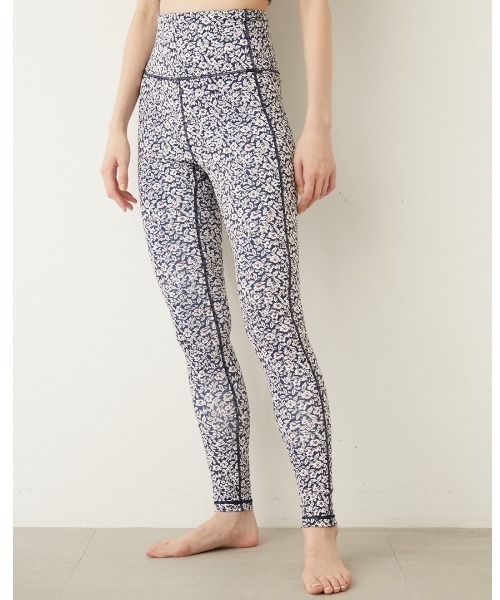 emmi yoga】HAPPY WELLNESS YOGA SET（スポーツグッズ）｜emmi
