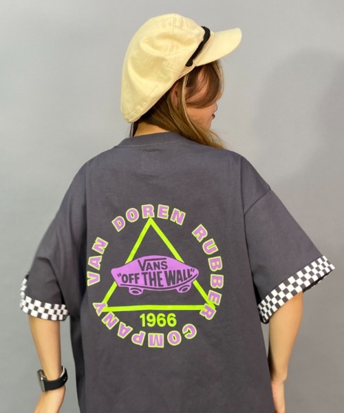 VANS（バンズ）の「【ムラサキスポーツ別注】VANS/バンズ   ビッグシルエット/オーバーサイズ/バックプリントTシャツ  123R3010523（Tシャツ/カットソー・レディース・ホワイト/グレー/ブラック・S/M）」の3枚目の写真