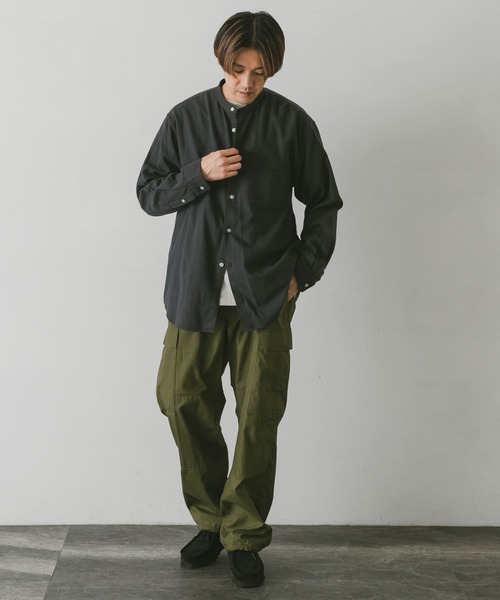 URBAN RESEARCH DOORS（アーバンリサーチドアーズ）の「ネルバンドカラーシャツ（シャツ/ブラウス・メンズ・チャコールグレー/ブラウン系その他/ライトベージュ/グリーン/グリーン系その他・MEDIUM/LARGE）」の16枚目の写真