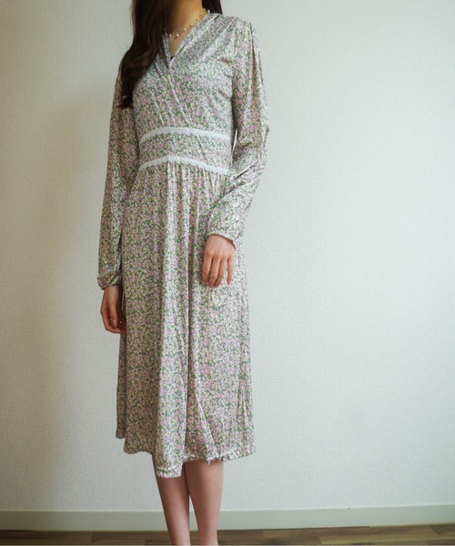 gossip!ロサンゼルス(ゴシップロサンゼルス)の「フラワープリントスプリングワンピース(ワンピース・レディース・ブルー/ラベンダー・S/M)」の18枚目の写真
