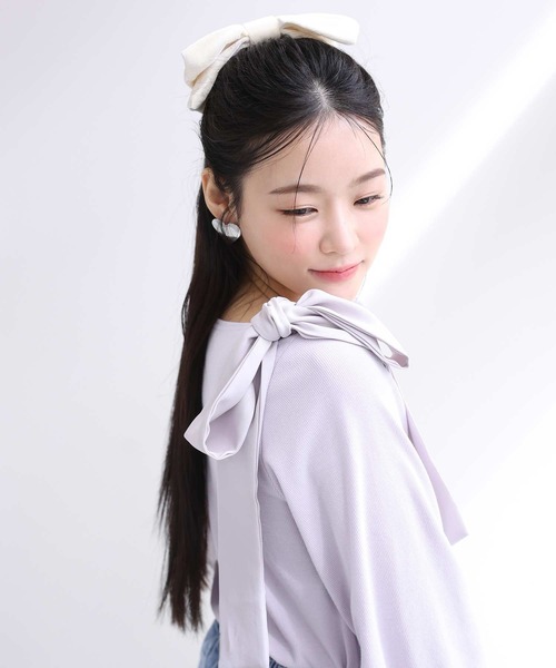 one after another NICE CLAUP(ワンアフターアナザーナイスクラップ)の「【取り外し可能】肩リボントップス 2023SS(スウェット・レディース・ブラック系その他/オフホワイト/グレー/ラベンダー・FREE)」の21枚目の写真