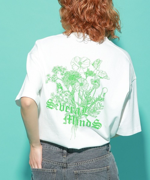 PBLIM(ページボーイリム)の「PAGEBOYLIM/バタフライフラワーT(Tシャツ/カットソー・レディース・ブラック/グレー/オフホワイト・MEDIUM/LARGE)」の2枚目の写真