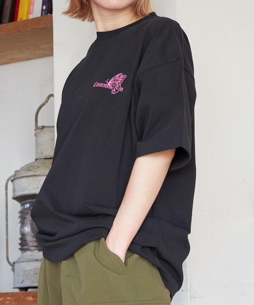 PBLIM(ページボーイリム)の「PAGEBOYLIM/バタフライフラワーT(Tシャツ/カットソー・レディース・ブラック/グレー/オフホワイト・MEDIUM/LARGE)」の20枚目の写真