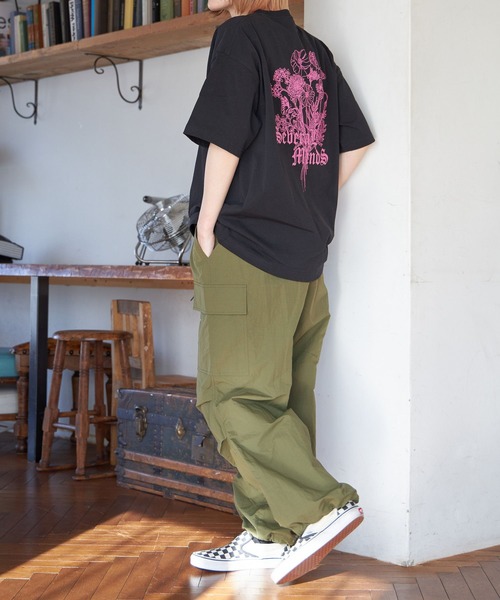 PBLIM(ページボーイリム)の「PAGEBOYLIM/バタフライフラワーT(Tシャツ/カットソー・レディース・ブラック/グレー/オフホワイト・MEDIUM/LARGE)」の16枚目の写真