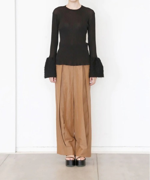 EZUMi（エズミ）の「EZUMI(エズミ) ベルスリーブニット（ニット/セーター・レディース・ブラック/ホワイト・F）」の6枚目の写真