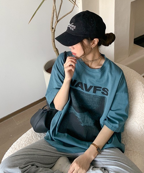 c.u.l（シーユーエル）の「ユニセックス オーバーサイズフォトプリントTシャツ culw407（Tシャツ/カットソー・レディース・ダークグレー/ホワイト/グリーン・L/M/XL）」の3枚目の写真