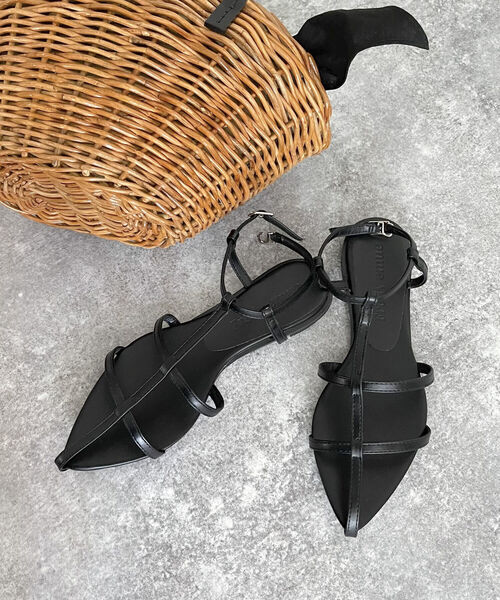 fredy emue(フレディエミュ)の「ヌードストラップフラットサンダル(サンダル・レディース・アイボリー/ブラック・S/M/L)」の2枚目の写真