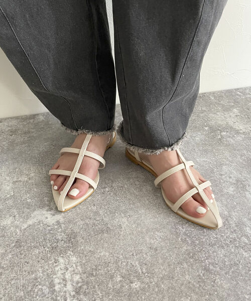 fredy emue(フレディエミュ)の「ヌードストラップフラットサンダル(サンダル・レディース・アイボリー/ブラック・S/M/L)」の5枚目の写真