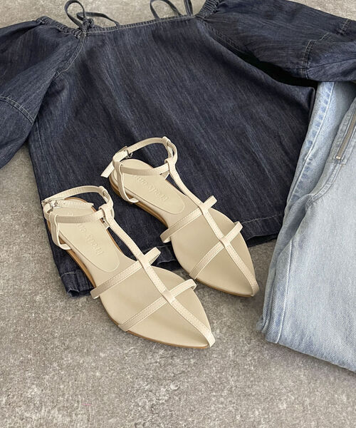 fredy emue(フレディエミュ)の「ヌードストラップフラットサンダル(サンダル・レディース・アイボリー/ブラック・S/M/L)」の6枚目の写真