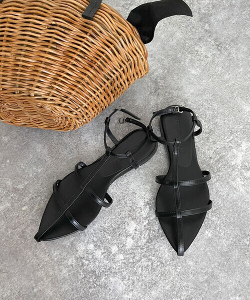 fredy emue(フレディエミュ)の「ヌードストラップフラットサンダル(サンダル・レディース・アイボリー/ブラック・S/M/L)」の8枚目の写真