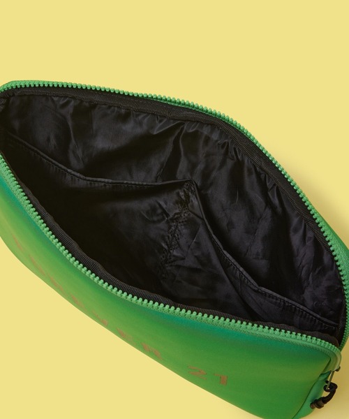 FOREVER 21（フォーエバー トゥエンティーワン）の「FOREVER21 PCケースバッグ（PC・タブレットケース・レディース・イエロー/グリーン系その他/ブラック/ピンク/ブルー・FREE）」の9枚目の写真