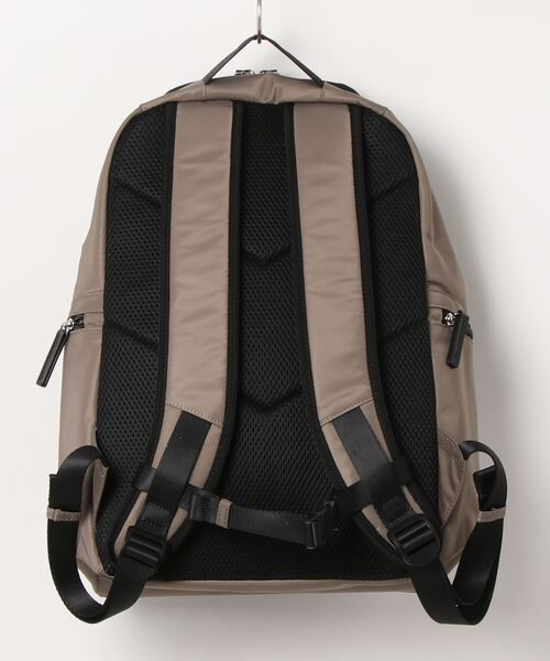 MARY QUANT(マリークワント)の「シンプルナイロン リュック(バックパック/リュック・レディース・ブラック/グレージュ・FREE)」の6枚目の写真