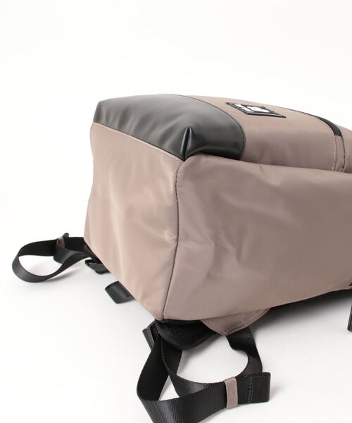 MARY QUANT(マリークワント)の「シンプルナイロン リュック(バックパック/リュック・レディース・ブラック/グレージュ・FREE)」の18枚目の写真