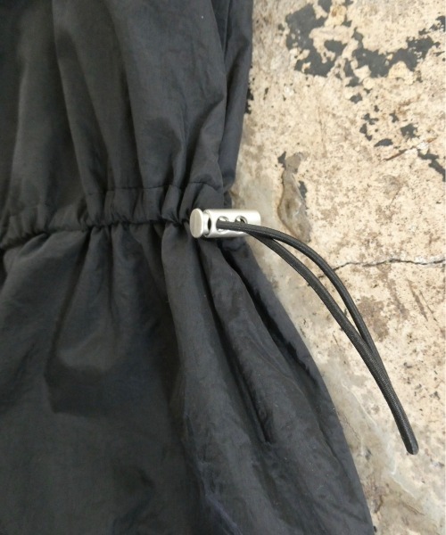 TRUNC（トランクエイティーエイト）の「Nylon Drawstring Camisole Dress（ワンピース・レディース・ブラック・FREE）」の19枚目の写真