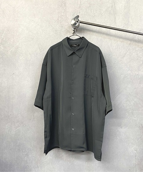 En serio TOKYO(エンソリオトーキョー)の「ターンバックスリーブ ワイドシルエット トロミドレープシャツ(シャツ/ブラウス・メンズ・ブラック/チャコールグレー/ホワイト・M/L)」の17枚目の写真