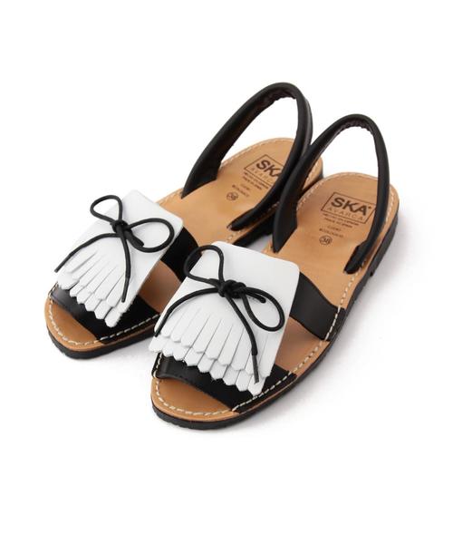Another Edition（アナザーエディション）の「SKA AVARCAタッセルフラットサンダル/BCSKA/A TSL FLT SNDL◆（サンダル・レディース・ホワイト/ブラック・38/37/36）」の2枚目の写真