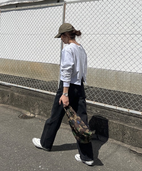 ISOOK（アイスー）の「バックデザインスウェット(chiica select) / デザインスウェット クロップド丈 ショート丈 プルオーバー トレーナー デザイントップス 裏毛 春 春トップス（スウェット・レディース・ライトグレー/ブラック/チャコールグレー/ベージュ・FREE）」の7枚目の写真