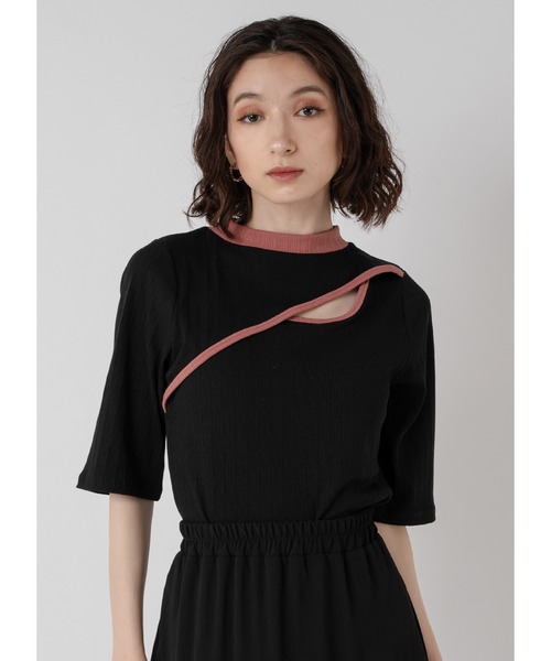 Adoon plain(アドーンプレーン)の「バイカラーネックスリットトップス(Tシャツ/カットソー・レディース・ブラック×ピンク/ブラック×ブルー/ブラック×ホワイト・FREE)」の1枚目の写真