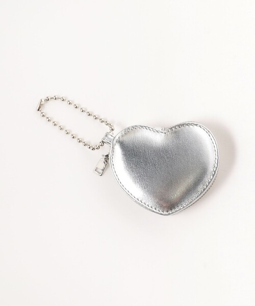 Ray BEAMS(レイビームス)の「Ray BEAMS / ハートチャーム ミニ ポーチ(ポーチ・レディース・シルバー/レッド・ONE SIZE)」の3枚目の写真