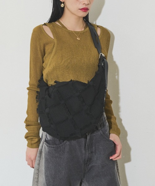 Solace(ソレイス)の「ハーフムーンショルダーフリンジバッグ/ミニポーチ付き(ショルダーバッグ・レディース・ブラック・FREE)」の10枚目の写真