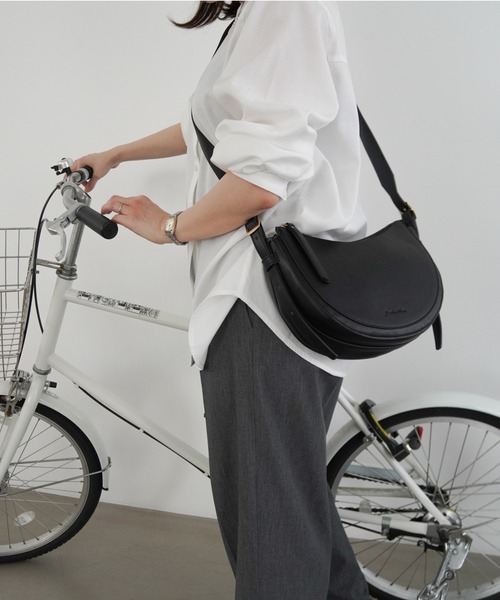 Jewelna Rose(ジュエルナローズ)の「オロール ショルダーバッグ 16175(ショルダーバッグ・レディース・テラコッタ/アイボリー/グリーン系その他/ブラック/ピンク/ブルーグレー/ベージュ/ブラウン・FREE)」の9枚目の写真