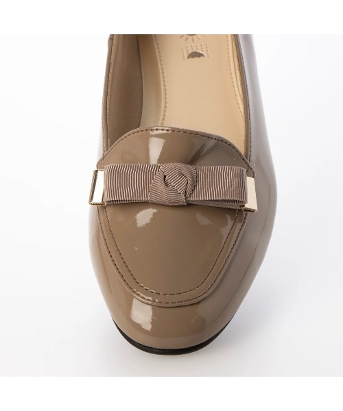 Riz raffinee（リズラフィーネ）の「【全天候対応】リボンローファー（ローファー・レディース・ブラック/ライトブラック/その他9/ベージュ×ブラック/レディッシュグレー・24cm/24.5cm/23.5cm/23cm/22.5cm）」の22枚目の写真