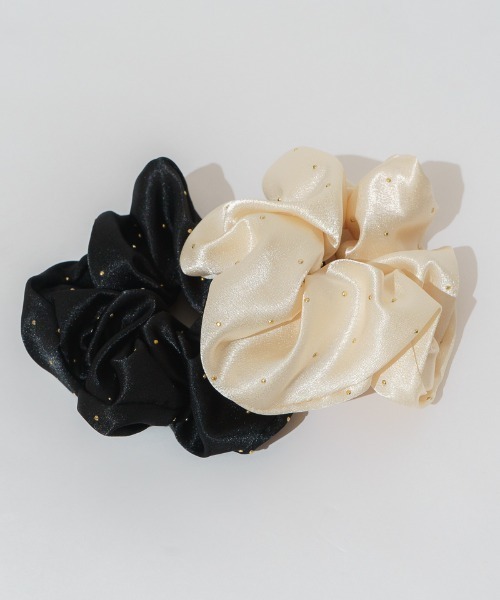 flower(フラワー)の「タイニードットシュシュ(シュシュ・レディース・アイボリー/ブラック・FREE)」の3枚目の写真