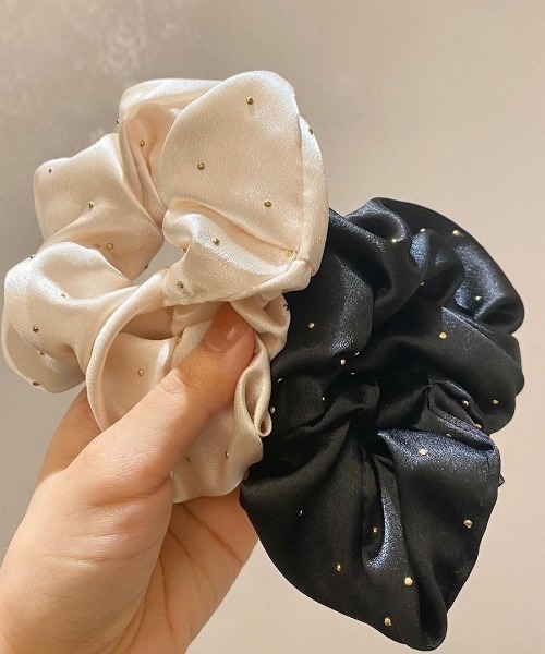 flower(フラワー)の「タイニードットシュシュ(シュシュ・レディース・アイボリー/ブラック・FREE)」の8枚目の写真