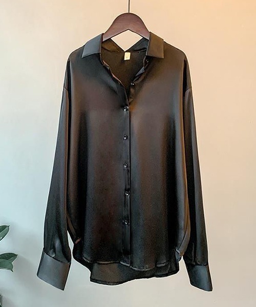 gossip!ロサンゼルス(ゴシップロサンゼルス)の「YUGA サテン 長袖シャツ(シャツ/ブラウス・レディース・ホワイト/ベージュ/ブラック/グリーン・L/M)」の2枚目の写真