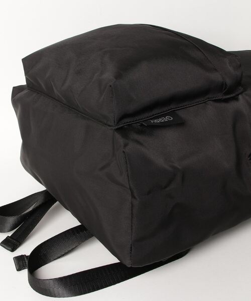 GERRY(ジェリー)の「GERRY / 撥水加工 リサイクルポリエステル REPREVE デイパック / リュック / 通勤バッグ / PCバッグ/ R1757(ショルダーバッグ・レディース・ブラック/チャコールグレー・ONESIZE)」の4枚目の写真