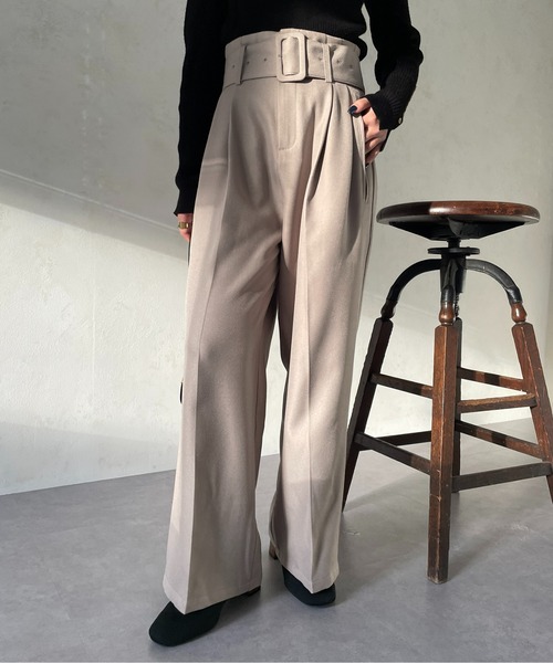 Thevon（ゼボン）の「ベルト付き起毛ハイウエストタックパンツ（スラックス・レディース・チャコールグレー/ブラック/カーキ/グレイッシュベージュ・FREE）」の21枚目の写真