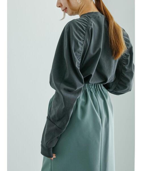 Te chichi(テチチ)の「ボリュームスリーブギャザープルオーバー(Tシャツ/カットソー・レディース・オフホワイト/ブラック/グレー・F)」の3枚目の写真