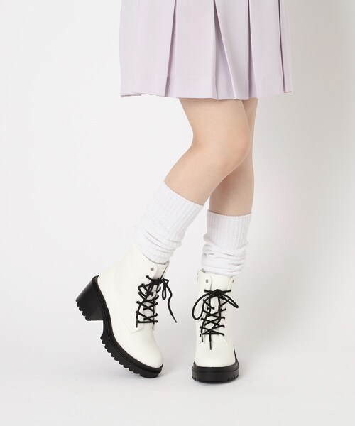 cs T&P(シーエスティーアンドピー)の「厚底レースアップブーツ(ブーツ・レディース・ホワイト/ブラック・S/M/L/LL)」の2枚目の写真