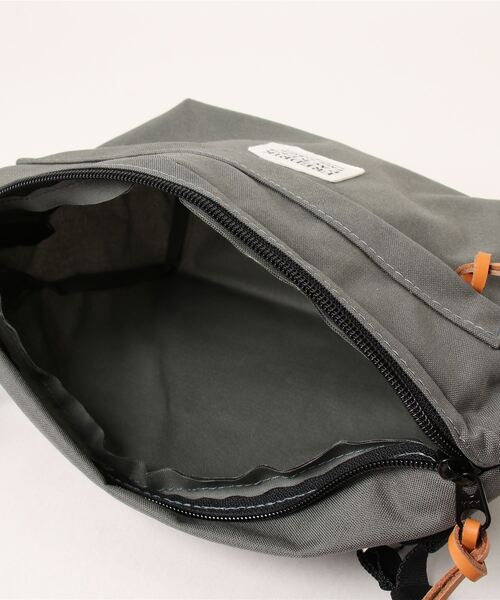 FREDRIK PACKERS（フレドリックパッカーズ）の「FREDRIK PACKERS / フレドリックパッカーズ / 500D FUNNY PACK（ショルダーバッグ・レディース・ブラック/レオパード/ベージュ/ネイビー/チャコールグレー・ONESIZE）」の22枚目の写真