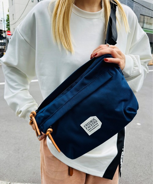 FREDRIK PACKERS（フレドリックパッカーズ）の「FREDRIK PACKERS / フレドリックパッカーズ / 500D FUNNY PACK（ショルダーバッグ・レディース・ブラック/レオパード/ベージュ/ネイビー/チャコールグレー・ONESIZE）」の4枚目の写真