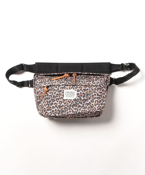 FREDRIK PACKERS（フレドリックパッカーズ）の「FREDRIK PACKERS / フレドリックパッカーズ / 500D FUNNY PACK（ショルダーバッグ・レディース・ブラック/レオパード/ベージュ/ネイビー/チャコールグレー・ONESIZE）」の14枚目の写真