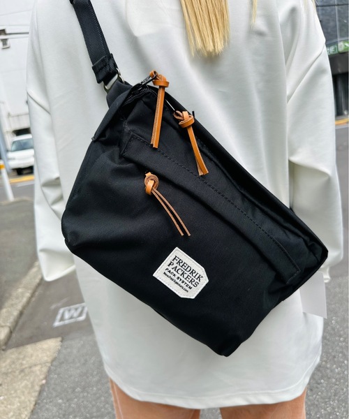 FREDRIK PACKERS（フレドリックパッカーズ）の「FREDRIK PACKERS / フレドリックパッカーズ / 500D FUNNY PACK（ショルダーバッグ・レディース・ブラック/レオパード/ベージュ/ネイビー/チャコールグレー・ONESIZE）」の6枚目の写真