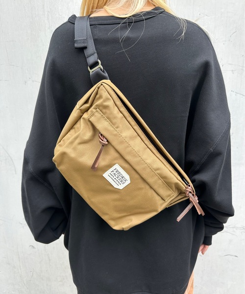 FREDRIK PACKERS（フレドリックパッカーズ）の「FREDRIK PACKERS / フレドリックパッカーズ / 500D FUNNY PACK（ショルダーバッグ・レディース・ブラック/レオパード/ベージュ/ネイビー/チャコールグレー・ONESIZE）」の10枚目の写真