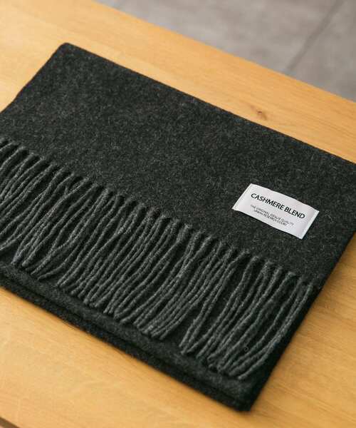 URBAN RESEARCH DOORS（アーバンリサーチドアーズ）の「カシミヤブレンド マフラー（マフラー・メンズ・ブラック/モカ/オレンジ/グリーン・-）」の2枚目の写真