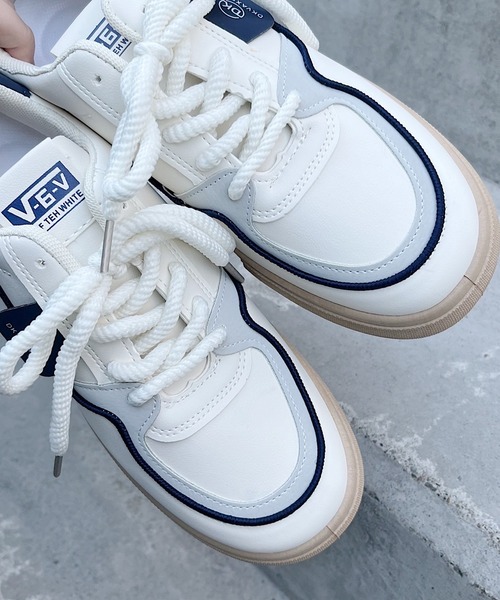 Nana(ナナ)（ナナ）の「ベージュソールフラットスニーカー（スニーカー・レディース・ブラウン/ネイビー・24.0cm/23.5cm/24.5cm/23.0cm）」の3枚目の写真